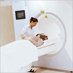 MRI、CTスキャンなどを撮影